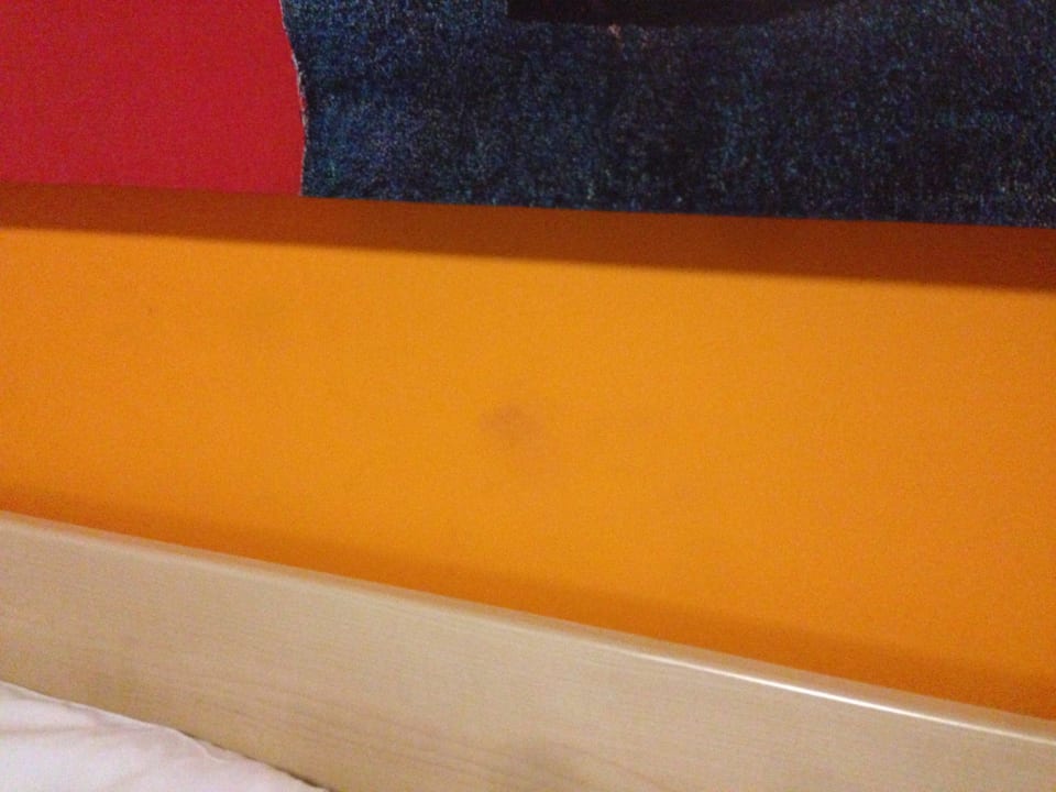 Fettflecken an der Wand Ibis Styles London Walthamstow