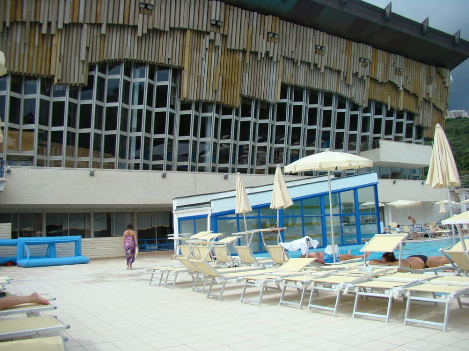 "Basen hotelowy" Yalta Intourist Hotel (Jalta) • HolidayCheck (Krim