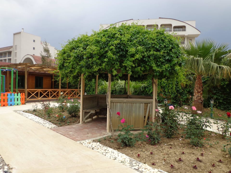 Gartenanlage Grand Seker Hotel