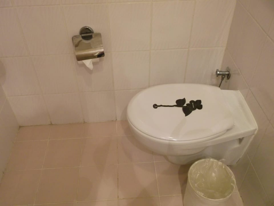 Und die Toilette Aska Hotel Just in Beach