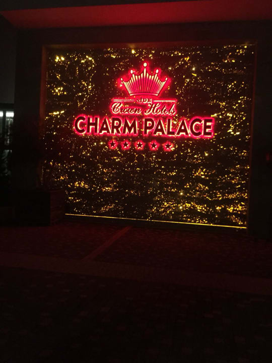 Sonstiges Well Palace Side