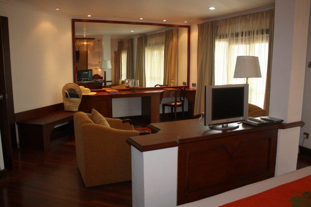 Sypialnia (typ pokoju suita) Royal Palms Beach Hotel