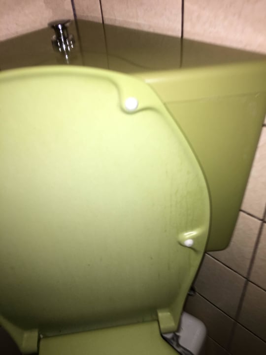 Urinspuren auf der WC Brille Landgasthof Peterhof