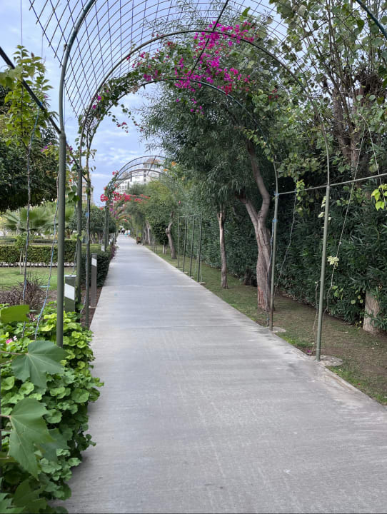 Gartenanlage Melas Lara Hotel