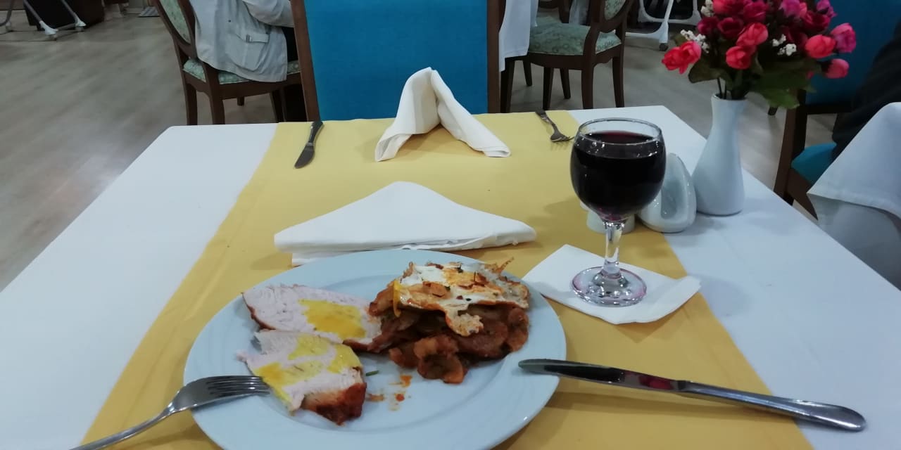 Gastro Side Breeze Hotel