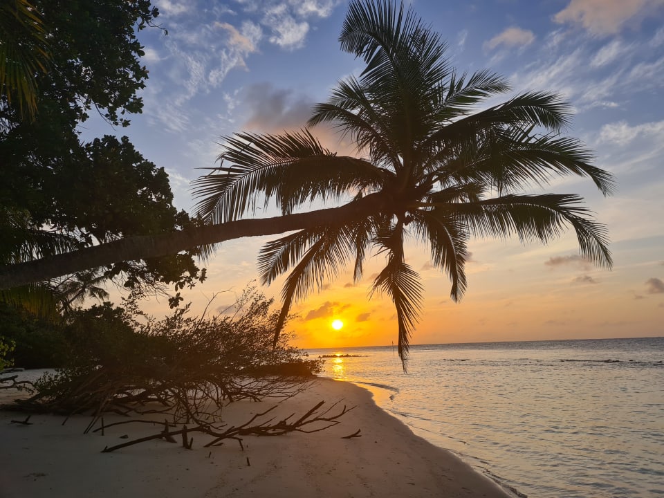 Strand Embudu Village