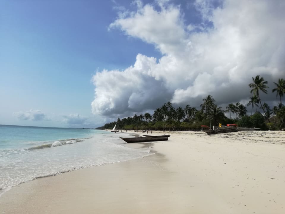 Strand Neptune Pwani Beach Resort & Spa