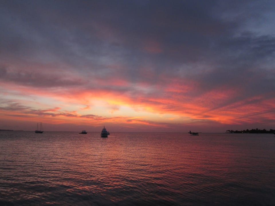 Sonnenaufgang Kuredu Island Resort & Spa