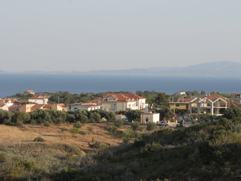Widok z balkonu Hotel Livadakia Village