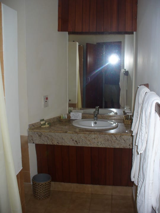 Bad Salt Lick Safari Lodge