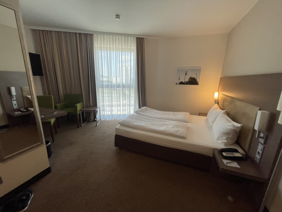 Zimmer IntercityHotel Berlin Hauptbahnhof