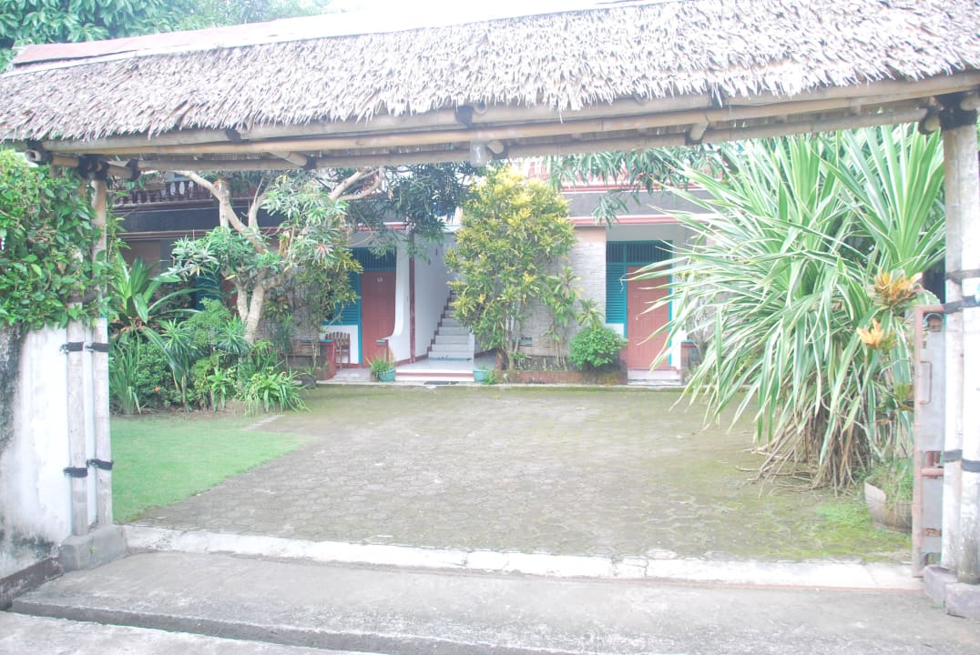 Entry Komodo Island Hotel