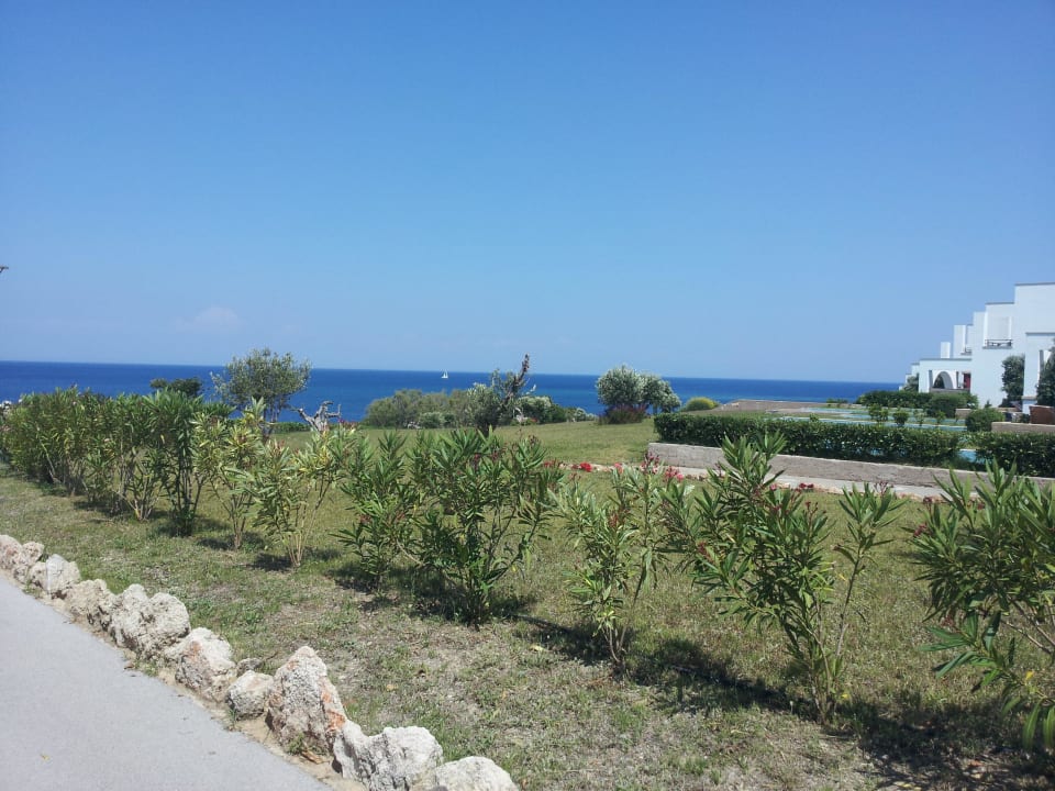 Weg zum Strand Kresten Palace Hotel