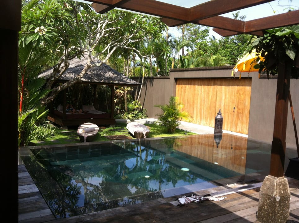 Private Gartenanlage mit eigenem Pool Jamahal Private Resort & Spa