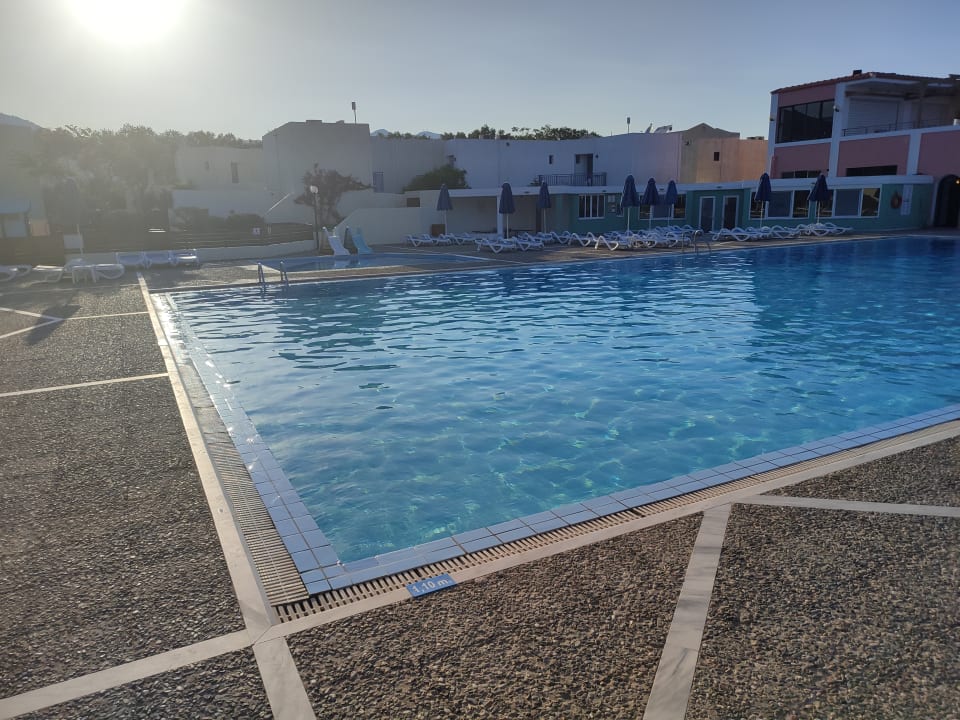 Pool Dessole Dolphin Bay Resort