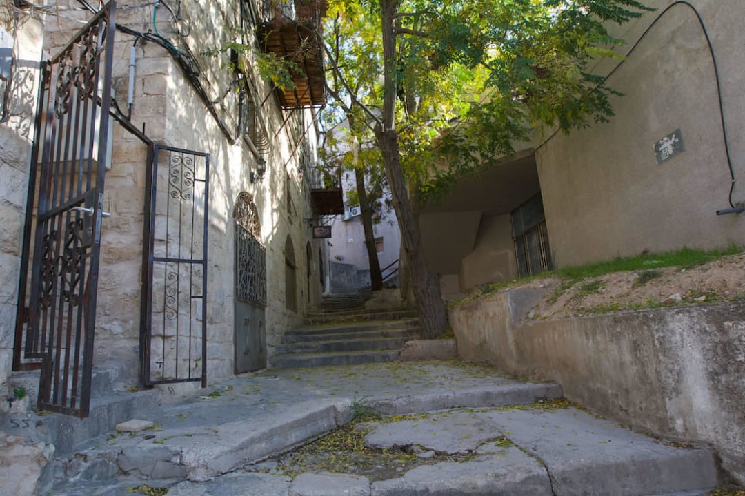 Exterior to Old City Stones Holiday Rental Old City Stones