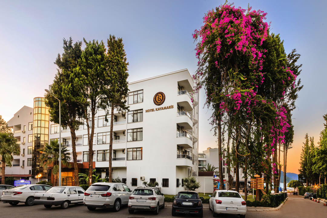 Außenansicht Kayamaris Hotel