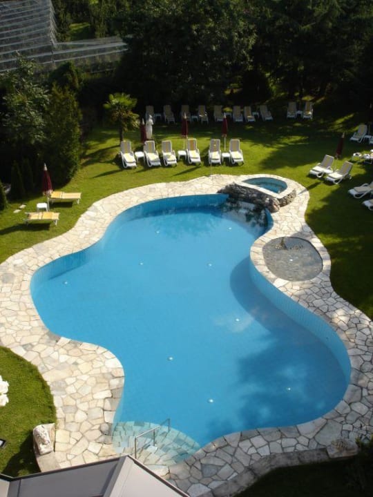 Hotel Burggräfler Hof/ Garten und Pool Hotel Burggräflerhof