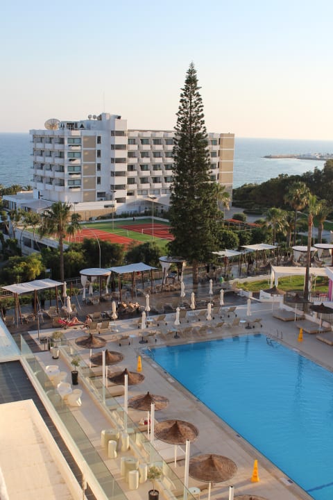 Ausblick Napa Mermaid Hotel & Suites