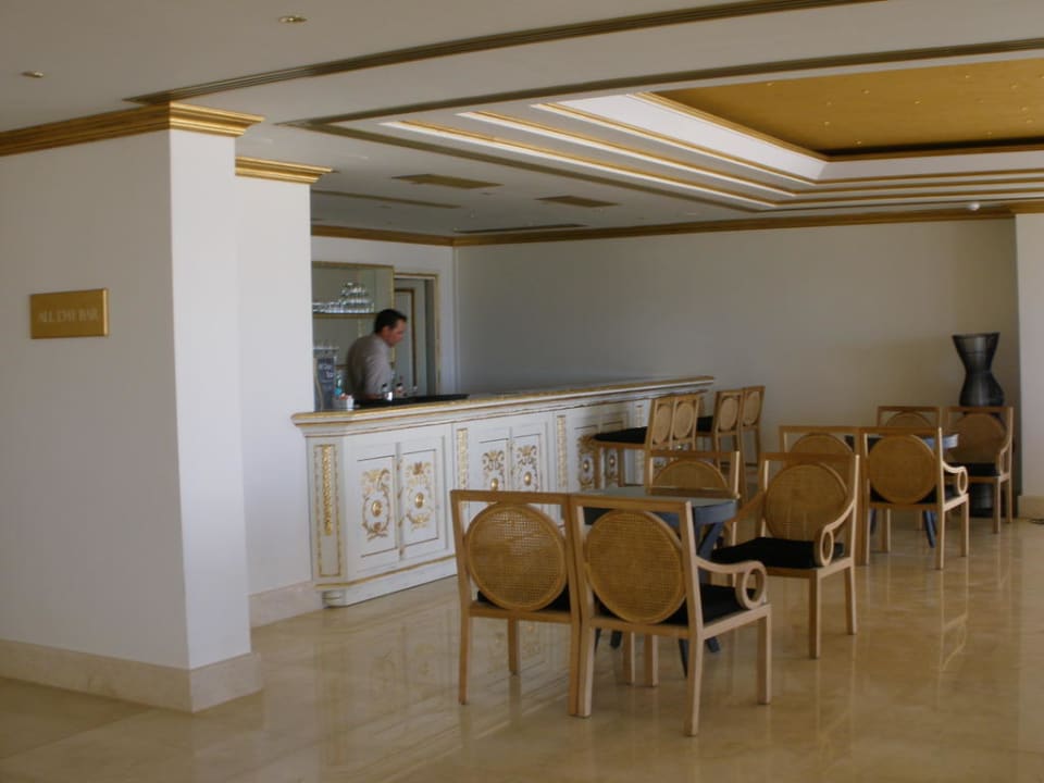 Main-Bar Mitsis Selection Laguna