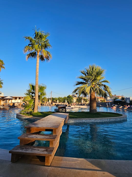 Pool Sentido Amounda Bay