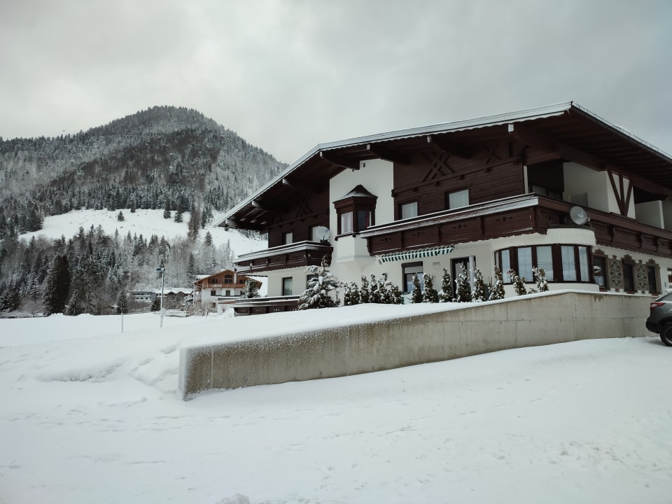 Außenansicht Appartementhaus Montana