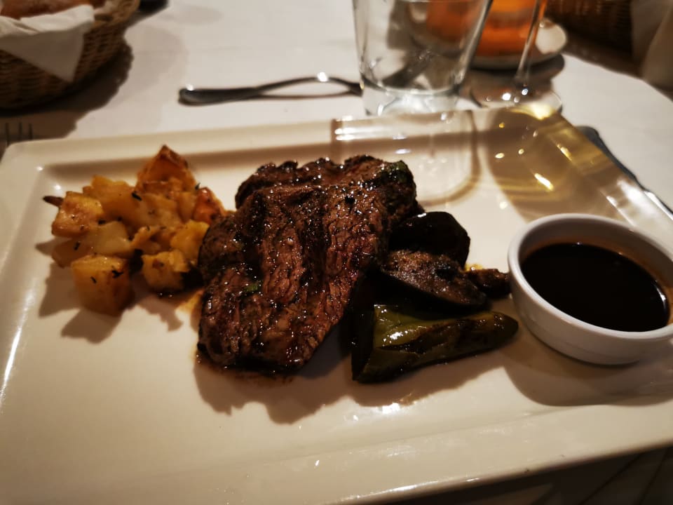 Gastro Fort Arabesque Resort, Spa & Villas