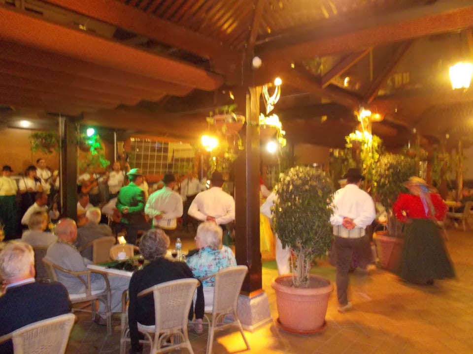 Abendshow mit Folklore Apartamentos Casablanca