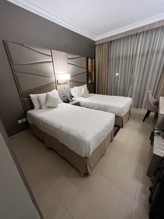 Zimmer Two Seasons Hotel & Apartments