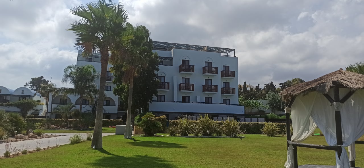 Außenansicht TUI BLUE Oceanis Beach and Spa Resort