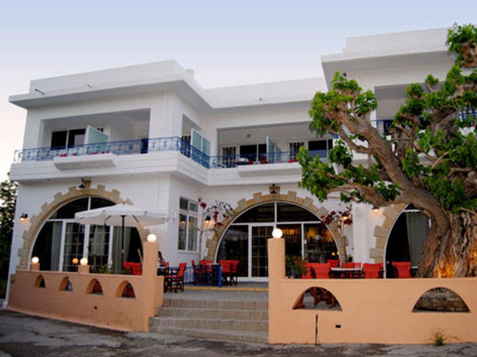 Effie's Dreams Holiday Studios Front View Effies Dreams Holiday Studios