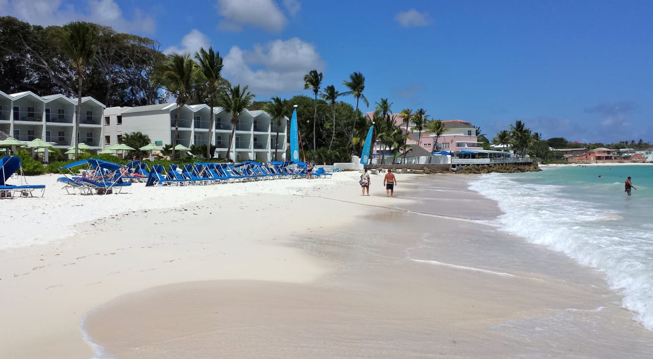 Außenansicht Sea Breeze Beach House - All Inclusive