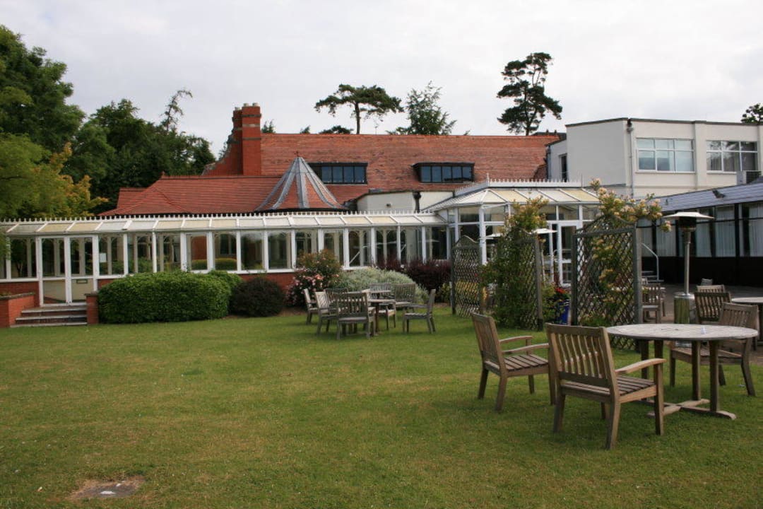 Gartenansicht mit Wintergarten Redwood Hotel & Country Club