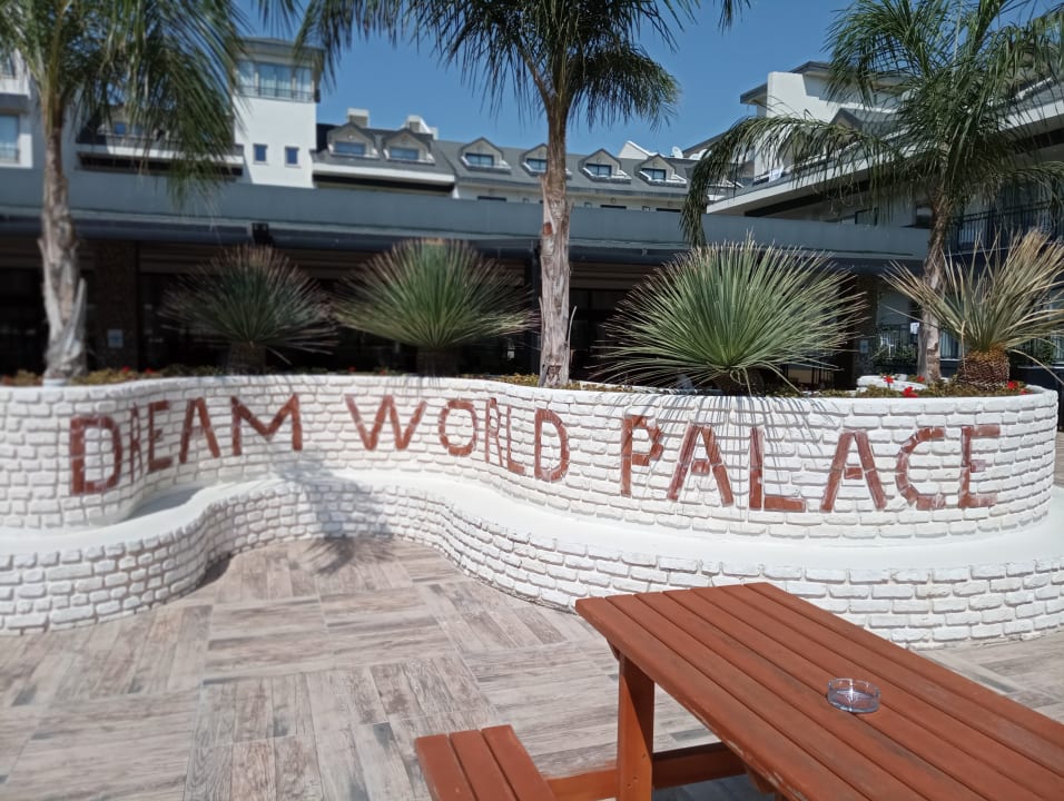 Außenansicht Dream World Palace Hotel