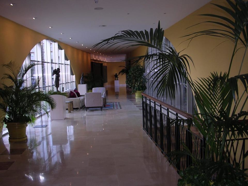 Im Eingangsbereich Grupotel Playa de Palma Suites & Spa
