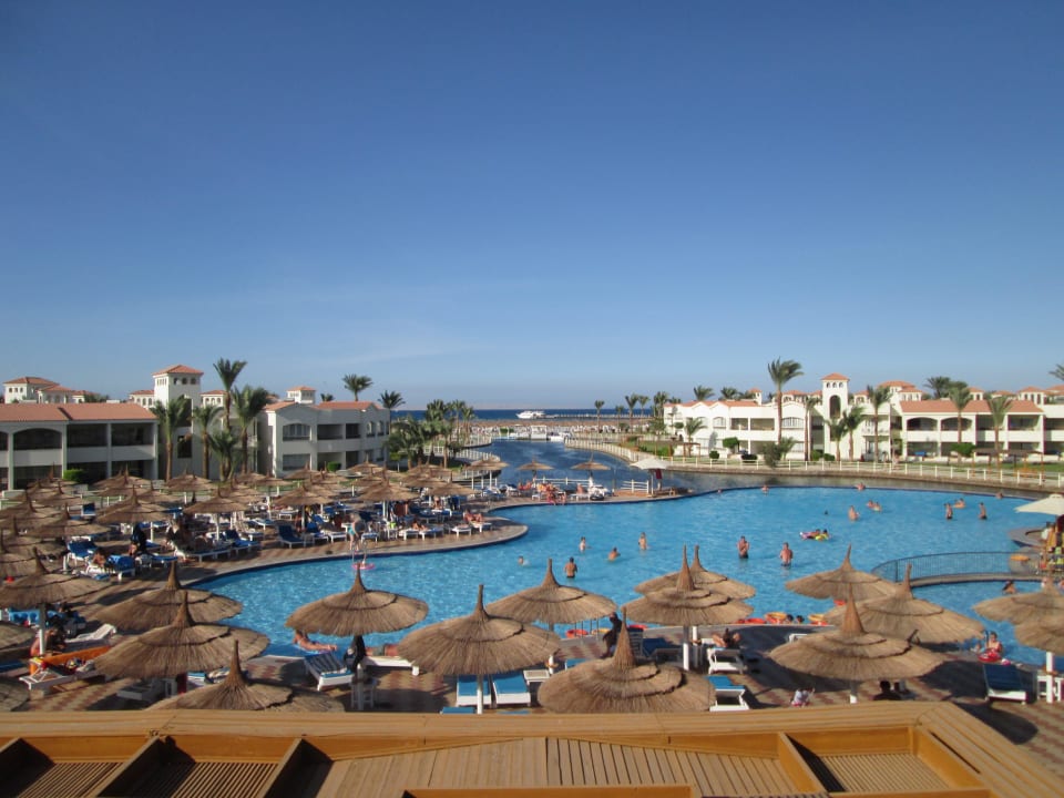 Einer von 4 Pools Pickalbatros Dana Beach Resort - Hurghada
