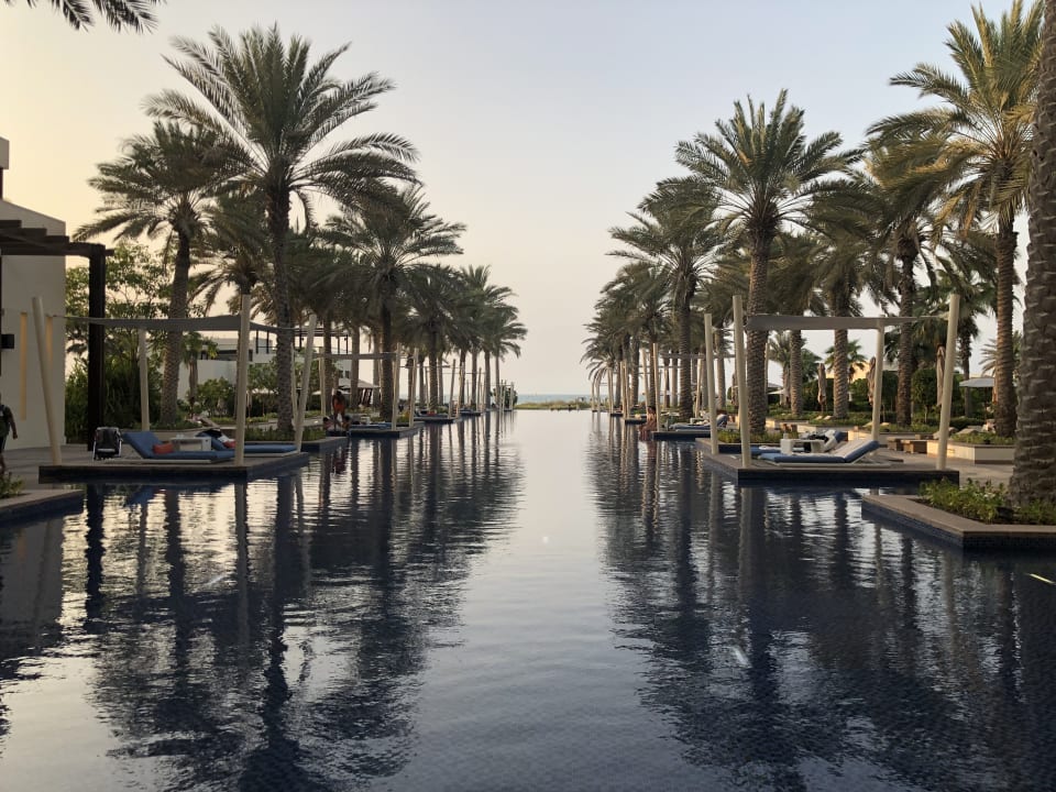 Pool Park Hyatt Abu Dhabi Hotel and Villas