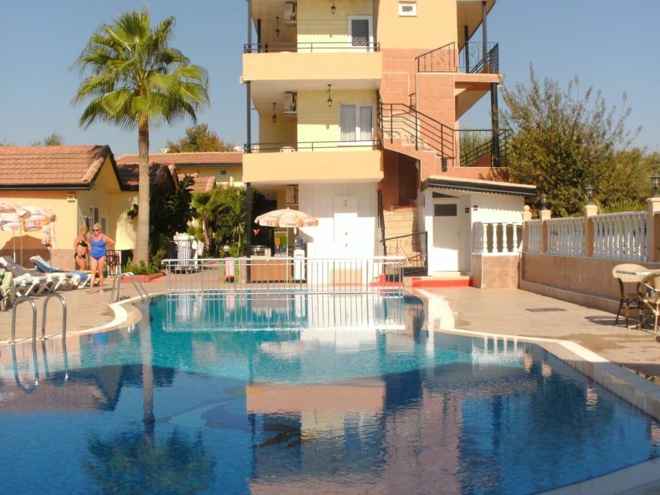 Sayanora Park Pool Sayanora Hotel