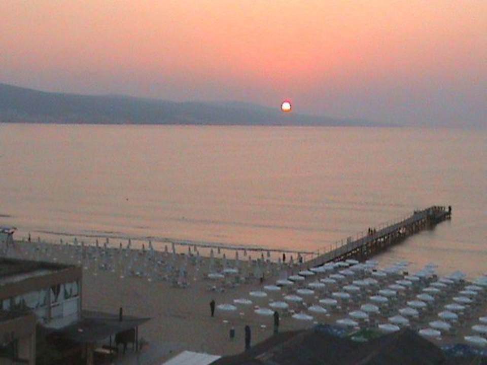 Sonnenuntergang vom Balkon aus gesehen Burgas Beach Hotel