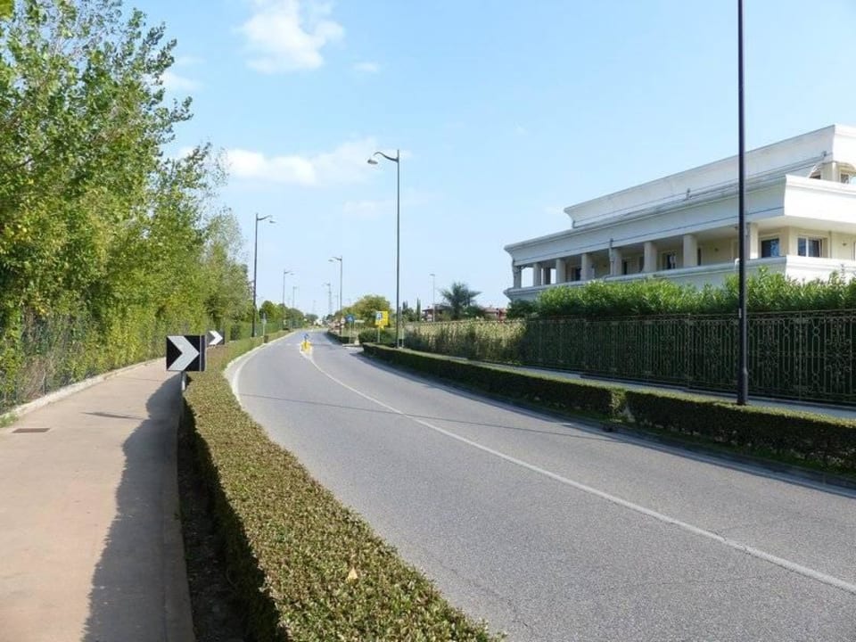 Außenansicht Uferstraße Hotel Residence Relais Du Lac