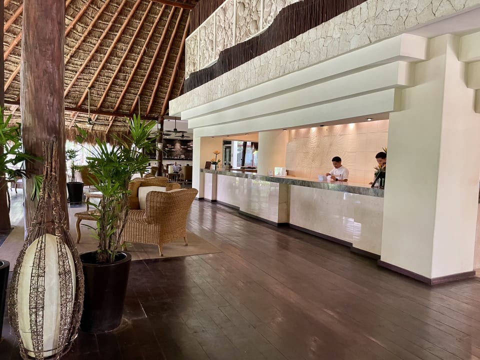 Lobby Akumal Bay Beach & Wellness Resort