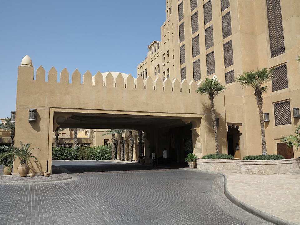 Hoteleingang Jumeirah Mina Al Salam