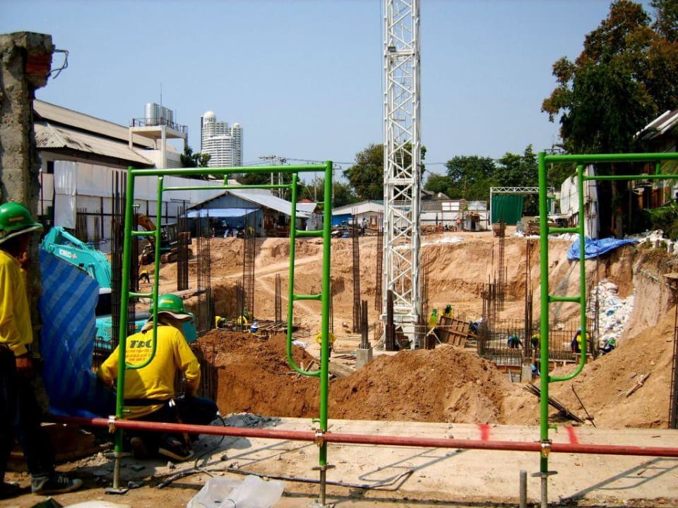 Baustelle neben dem Woodlands Woodlands Hotel & Resort