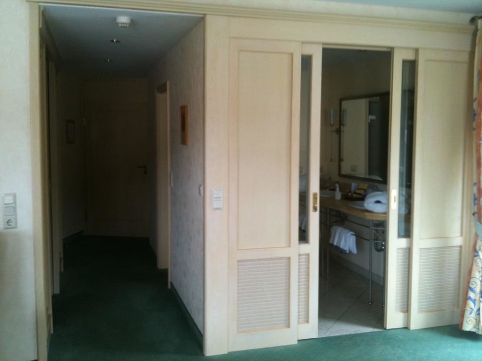 Badeingang Romantischer Winkel RoLigio® & Wellness Resort