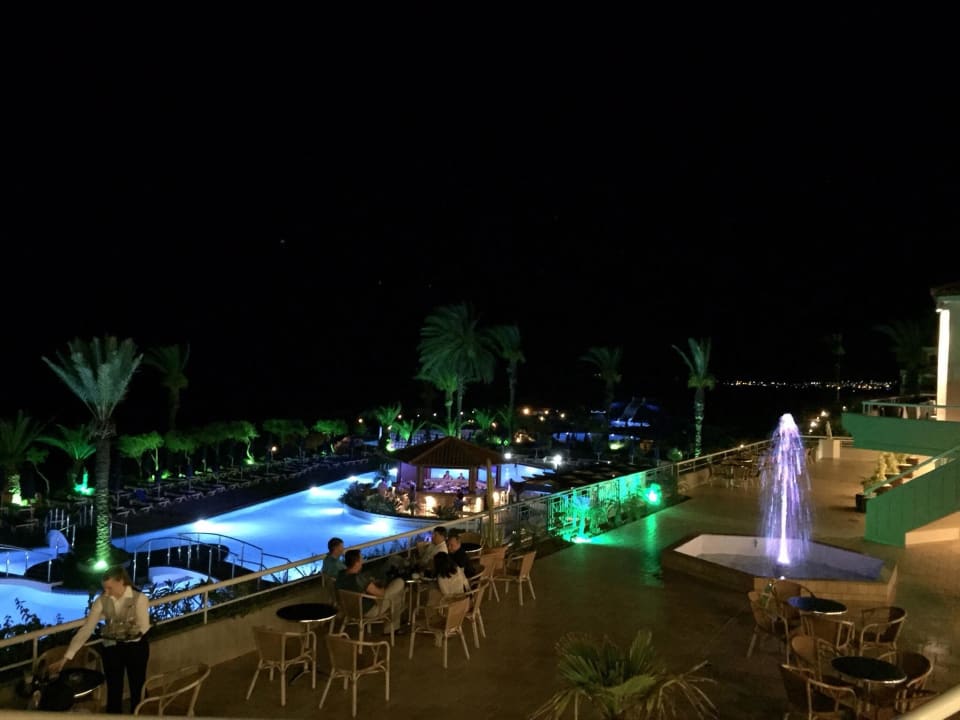 Blick auf den Pool von der Terrasse Rodos Princess Beach Hotel & Spa