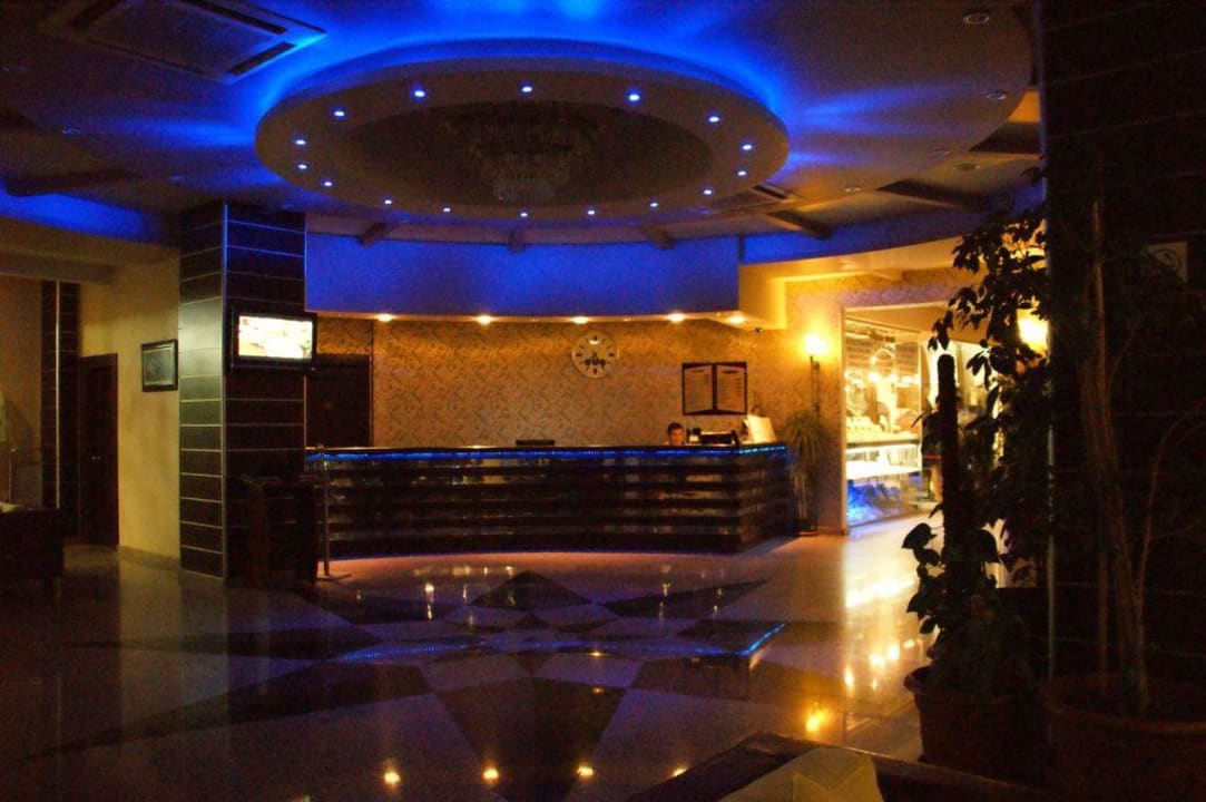 Noc w recepcji Sultan Sipahi Resort