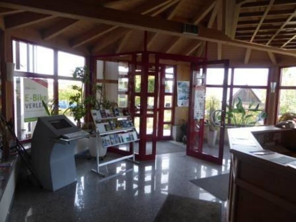 Eingang Panorama-Hotel am See