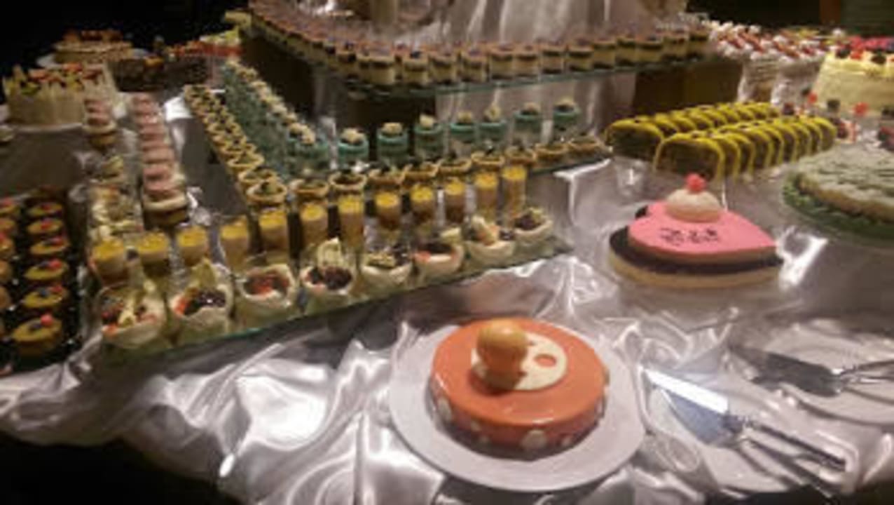 Muttertagsbuffet NH Collection Maldives Reethi Resort