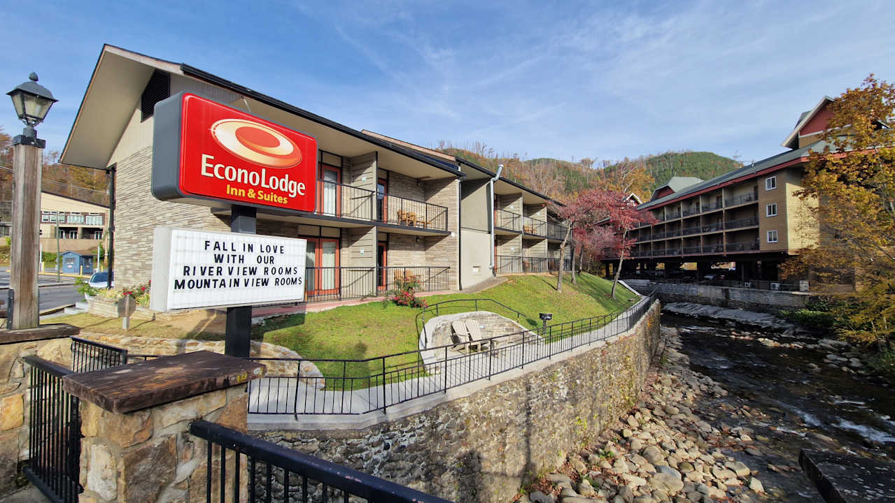 Außenansicht Econo Lodge Inn & Suites on the River