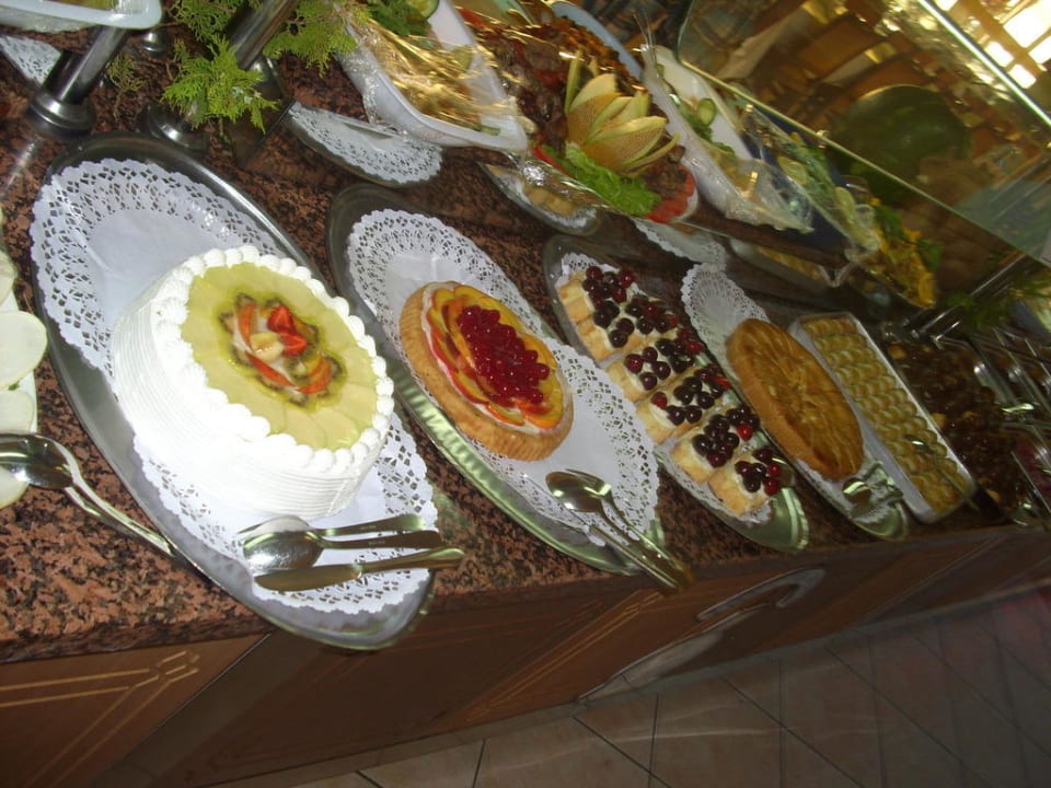 Büffet Lonicera Resort & Spa Hotel